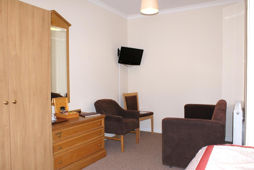 Bed and Breakfast The Hawkenbury Staplehurst Zimmer foto