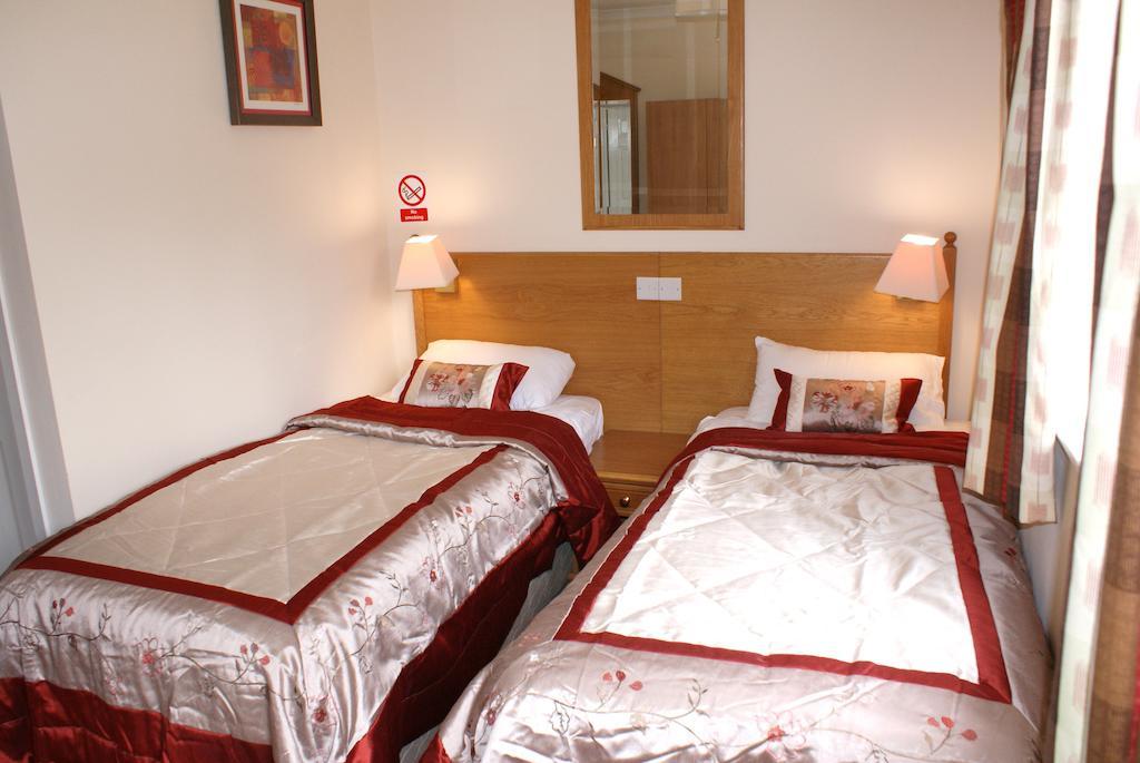Bed and Breakfast The Hawkenbury Staplehurst Zimmer foto